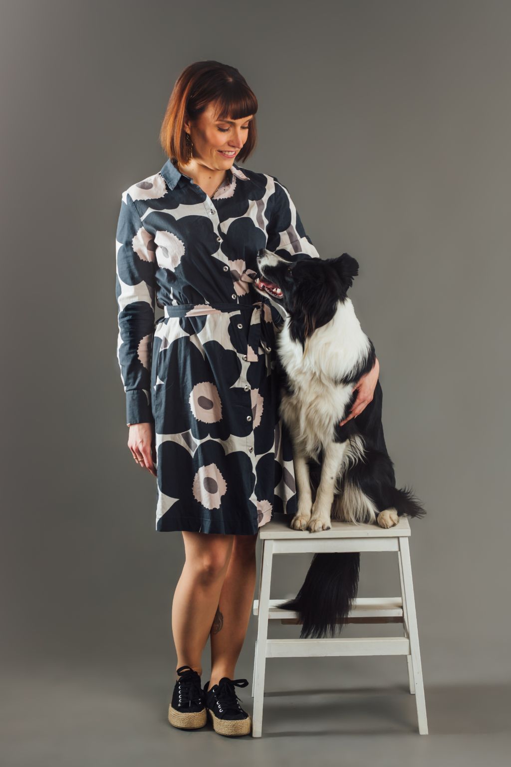 Psykoterapeutti Emmi Lönnqvistin työparina toimii toivottaessa terapiakoira Ilo